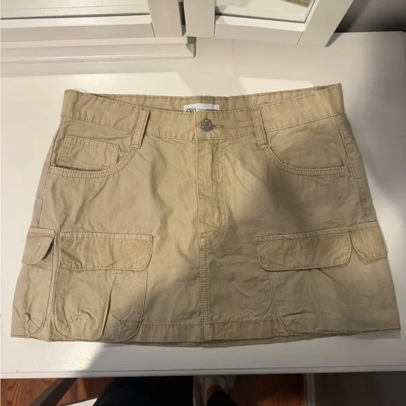 Zara Cargo Skirt - Picture 1 of 3